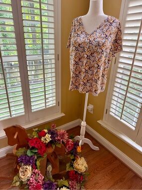 Lands' End Floral V-Neck Short Sleeve Top — Cream, Brown & Blue